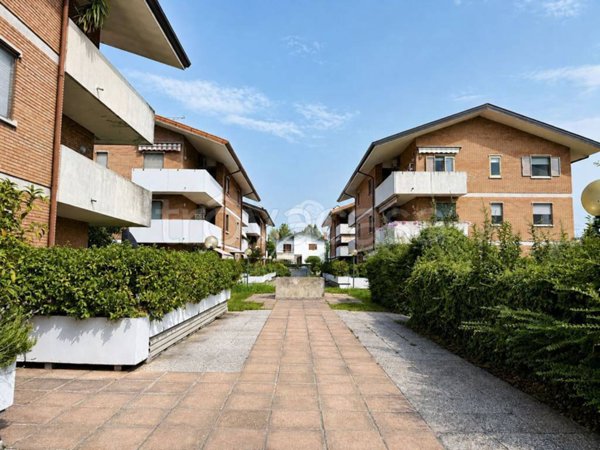 appartamento in vendita a Pasian di Prato in zona Passons
