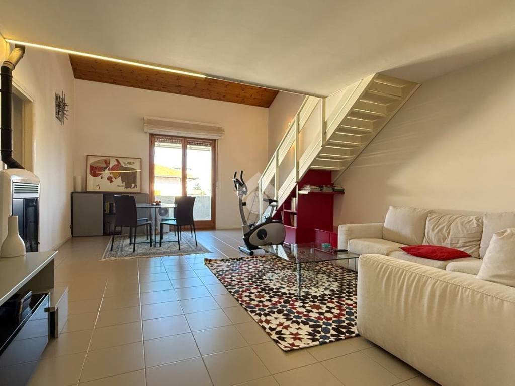 appartamento in vendita a Pasian di Prato in zona Santa Caterina