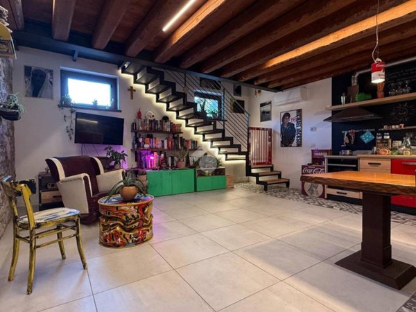 casa indipendente in vendita a Pasian di Prato in zona Colloredo di Prato
