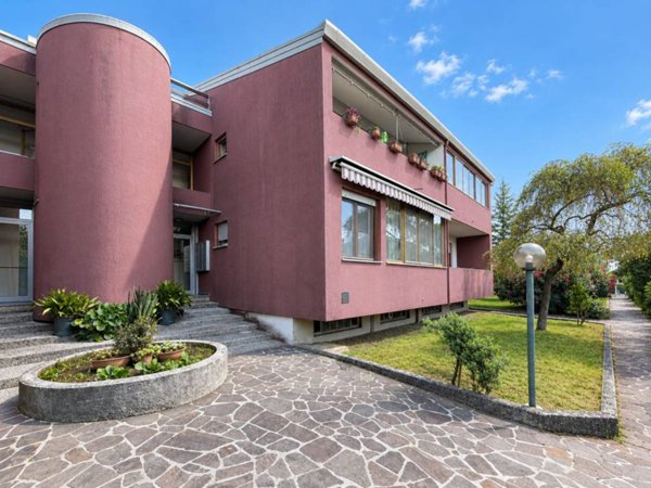 appartamento in vendita a Pasian di Prato in zona Santa Caterina