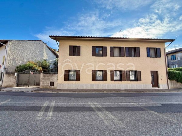casa indipendente in vendita a Pasian di Prato in zona Passons