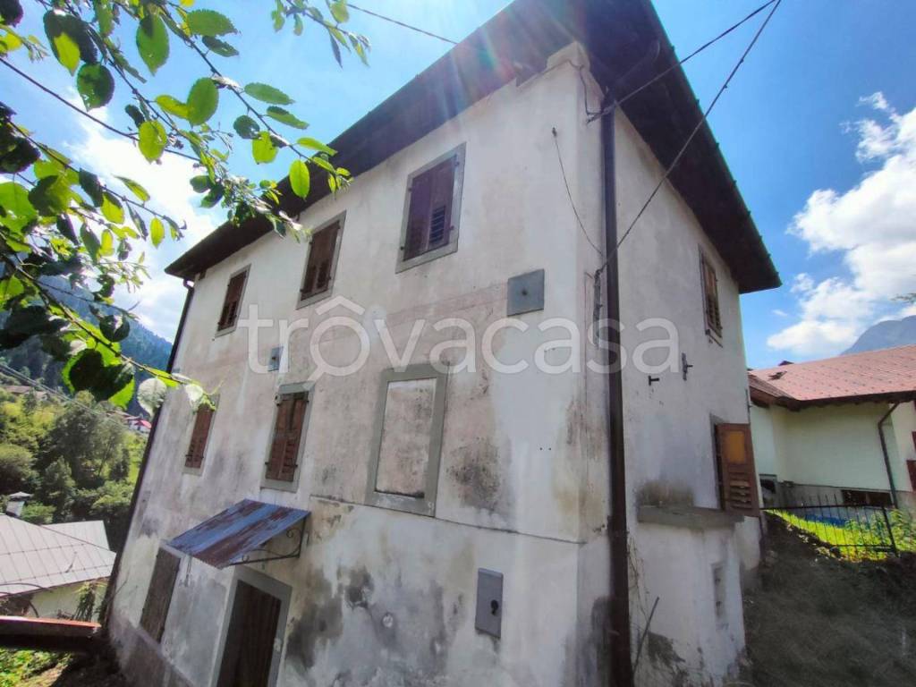 casa indipendente in vendita a Paularo