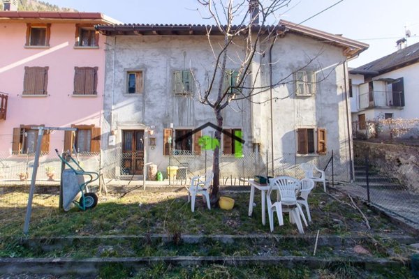 casa indipendente in vendita a Paularo in zona Dierico