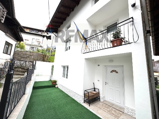 casa indipendente in vendita a Paularo in zona Ravinis