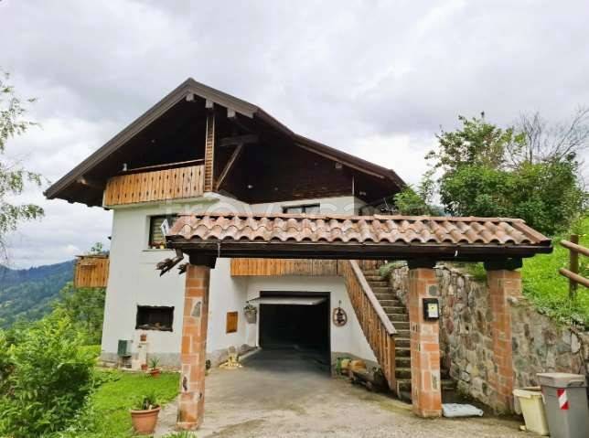 casa indipendente in vendita a Paularo in zona Ravinis