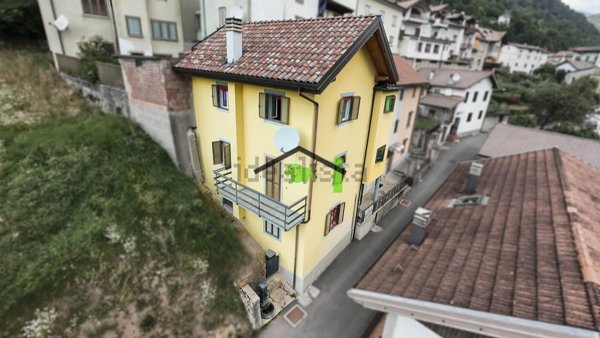 casa indipendente in vendita a Paularo in zona Salino