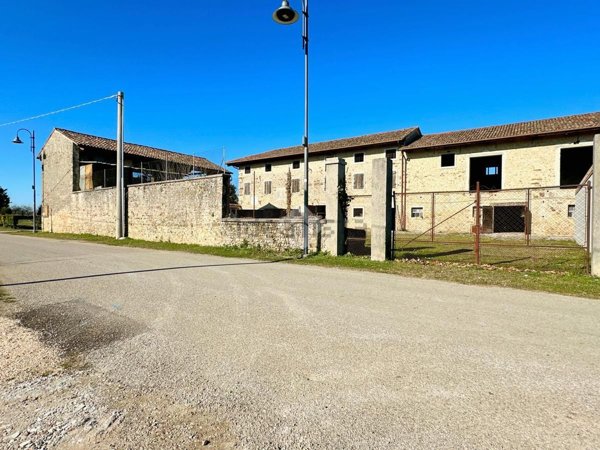 casa semindipendente in vendita a Pavia di Udine in zona Popereacco