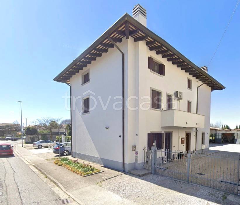 casa indipendente in vendita a Pavia di Udine