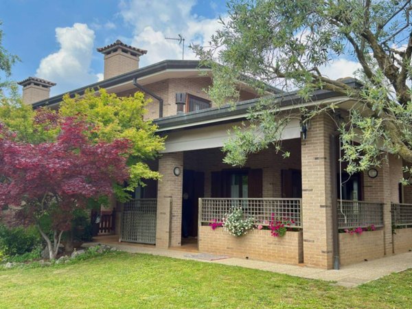 casa indipendente in vendita a Pavia di Udine