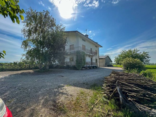 casa indipendente in vendita a Pavia di Udine in zona Persereano