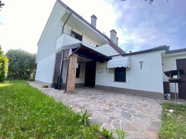 casa indipendente in vendita a Pavia di Udine
