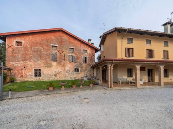 casa indipendente in vendita a Pavia di Udine in zona Persereano