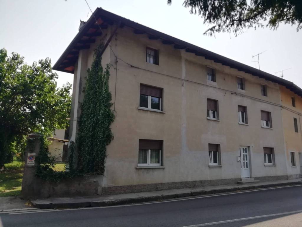 casa indipendente in vendita a Pavia di Udine in zona Lumignacco