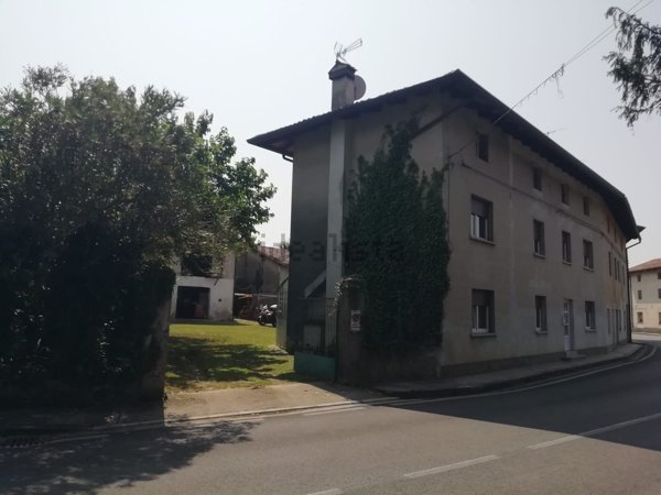 casa semindipendente in vendita a Pavia di Udine in zona Lumignacco