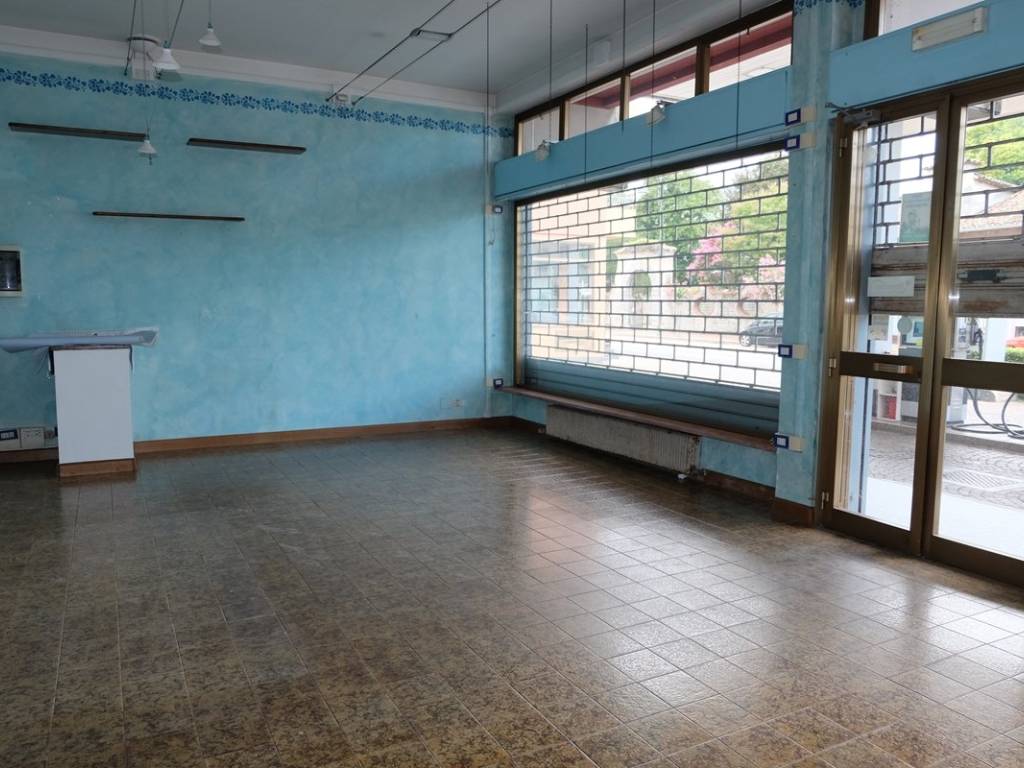 ufficio in vendita a Pavia di Udine in zona Percoto