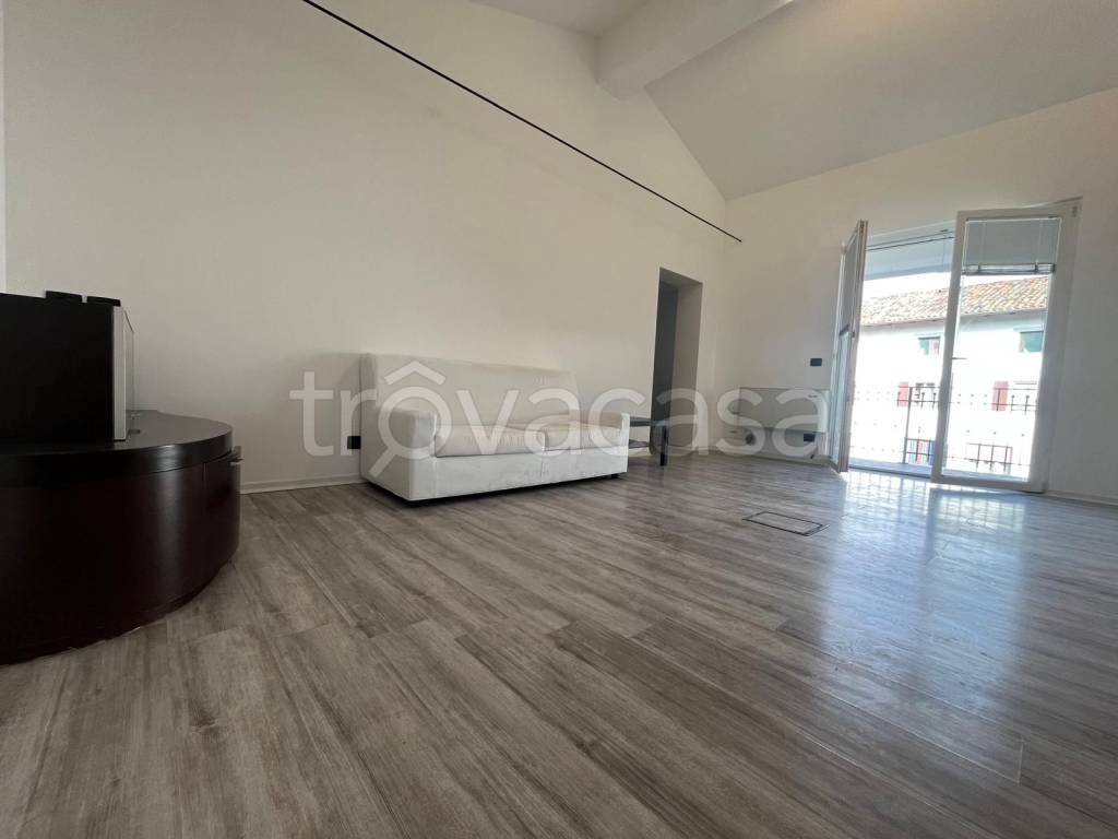 casa indipendente in vendita a Pavia di Udine in zona Lumignacco