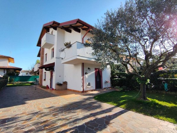 casa indipendente in vendita a Pavia di Udine in zona Lumignacco