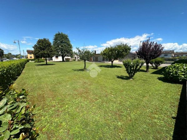 bifamiliare in vendita a Pavia di Udine in zona Lauzacco