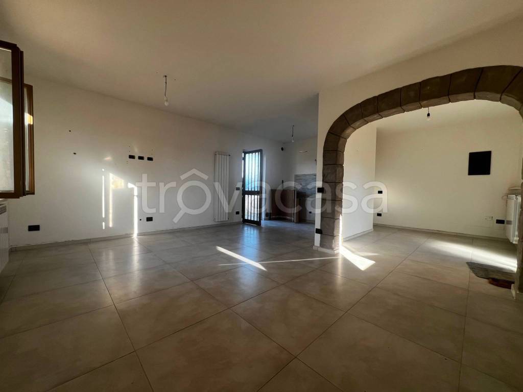 casa indipendente in vendita a Pavia di Udine in zona Lumignacco