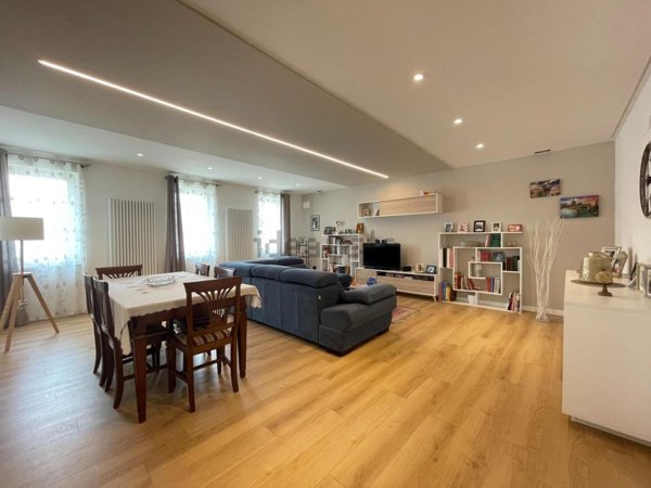 casa indipendente in vendita a Pavia di Udine