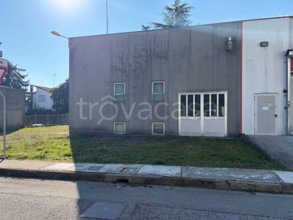 ufficio in vendita a Pavia di Udine in zona Percoto