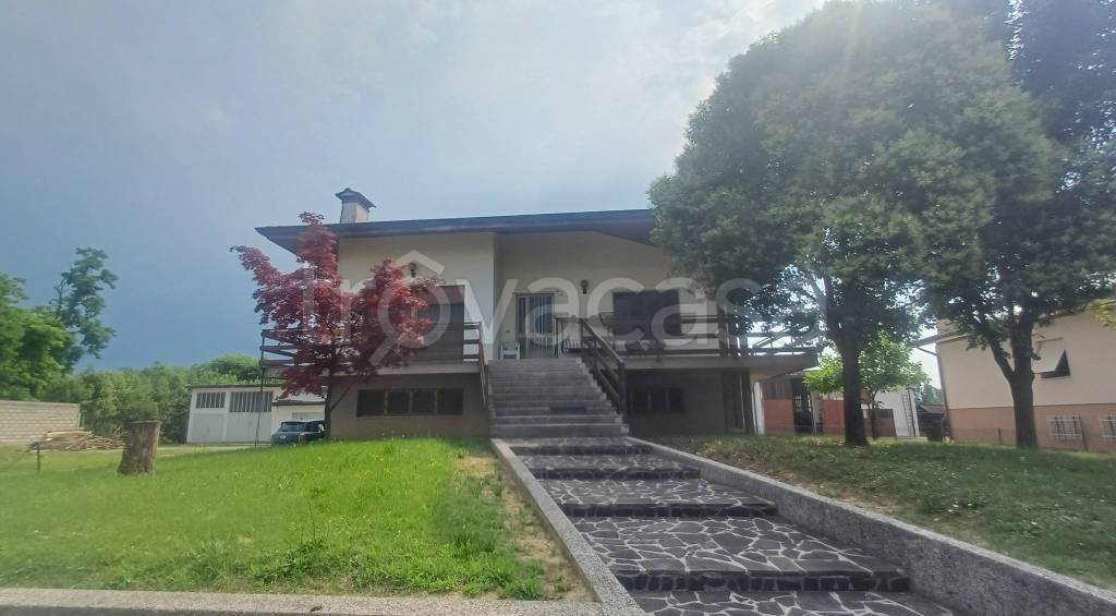 casa indipendente in vendita a Pavia di Udine in zona Percoto