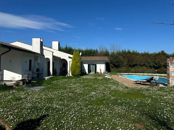 casa indipendente in vendita a Pocenia