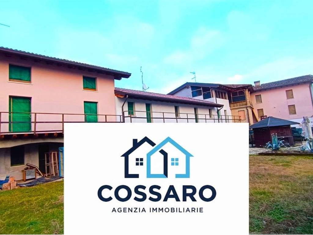 intera palazzina in vendita a Pocenia in zona Torsa