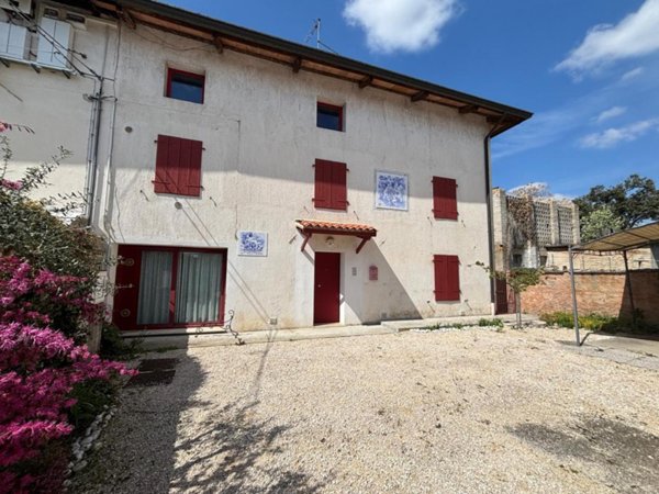 casa indipendente in vendita a Pocenia in zona Torsa