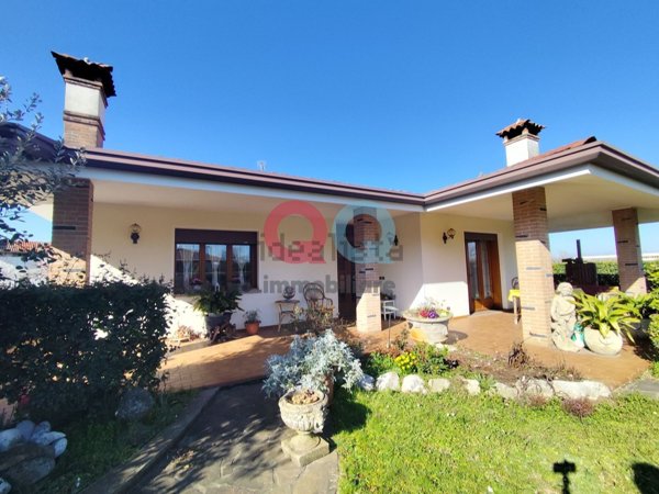 casa indipendente in vendita a Pocenia