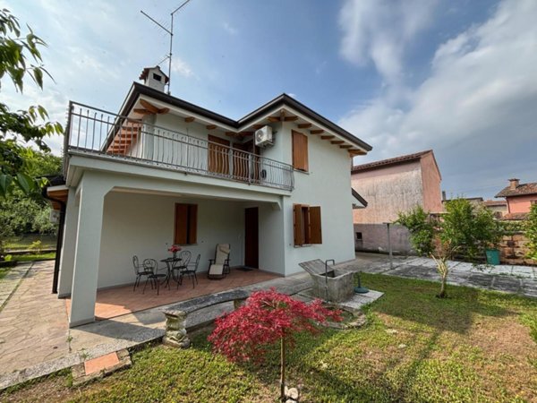 casa indipendente in vendita a Pocenia in zona Torsa