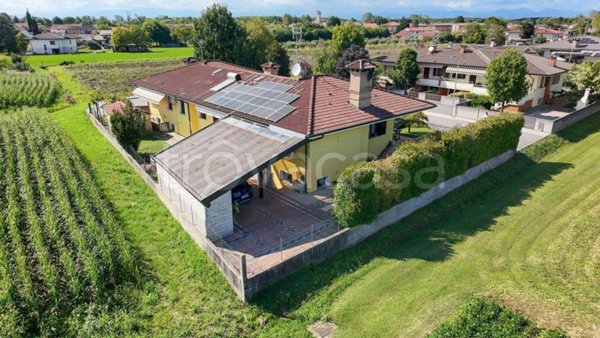 casa indipendente in vendita a Pocenia