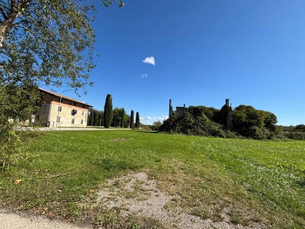 terreno edificabile in vendita a Pocenia in zona Paradiso