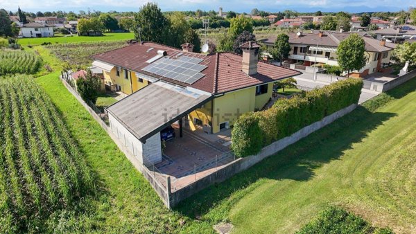 casa indipendente in vendita a Pocenia