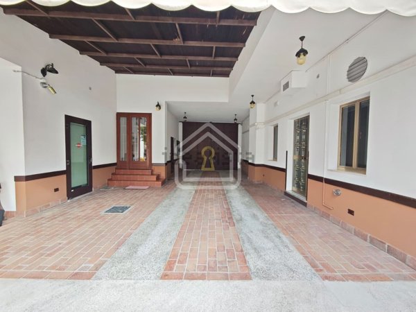 negozio in vendita a Pocenia