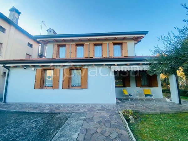 casa indipendente in vendita a Pocenia in zona Torsa