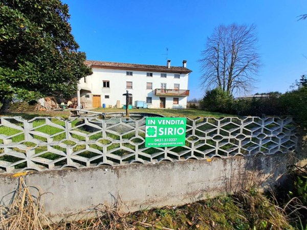 casa indipendente in vendita a Pocenia in zona Paradiso