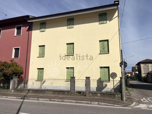 casa indipendente in vendita a Pocenia in zona Torsa