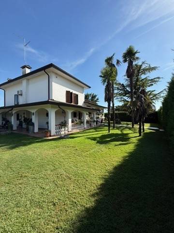 casa indipendente in vendita a Pocenia in zona Torsa