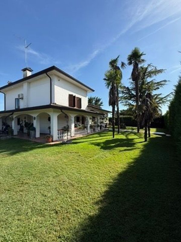 casa indipendente in vendita a Pocenia in zona Torsa