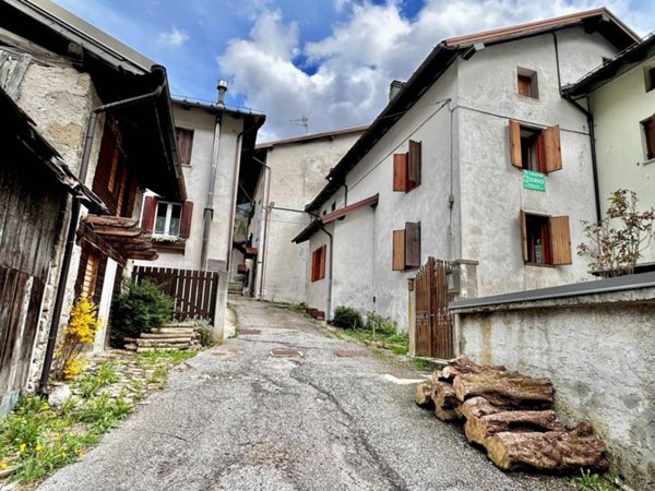 casa indipendente in vendita a Pontebba in zona Pietratagliata