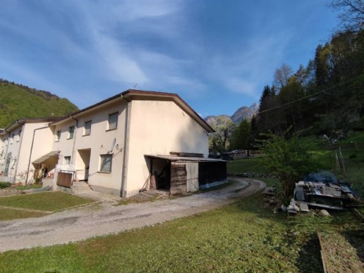 casa indipendente in vendita a Pontebba