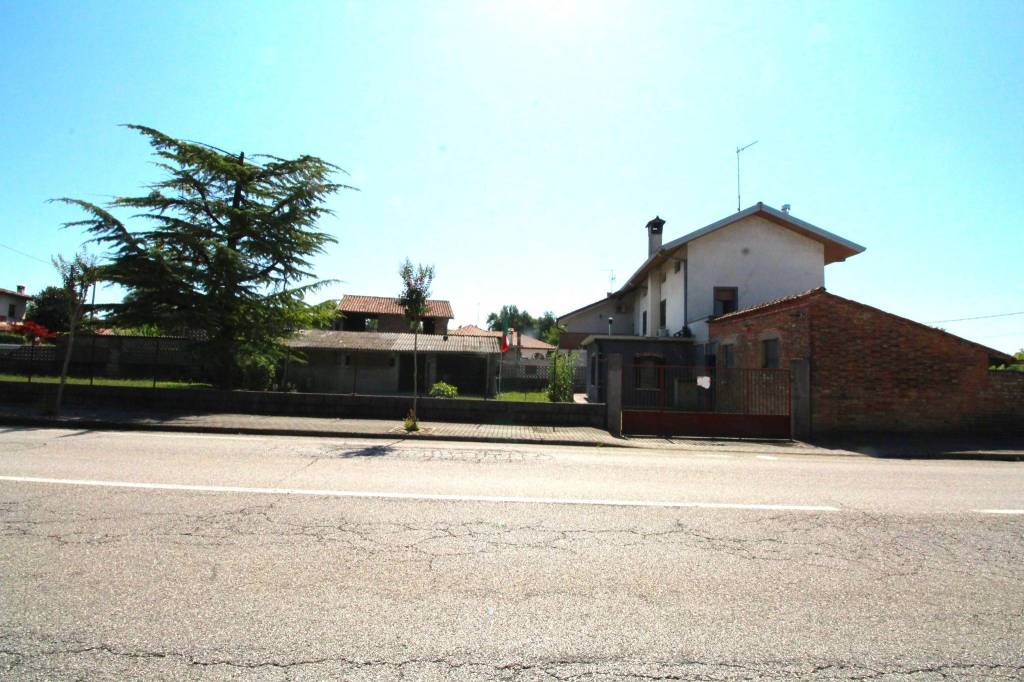 appartamento in vendita a Porpetto in zona Castello