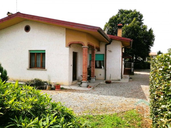 casa indipendente in vendita a Porpetto in zona Villalta