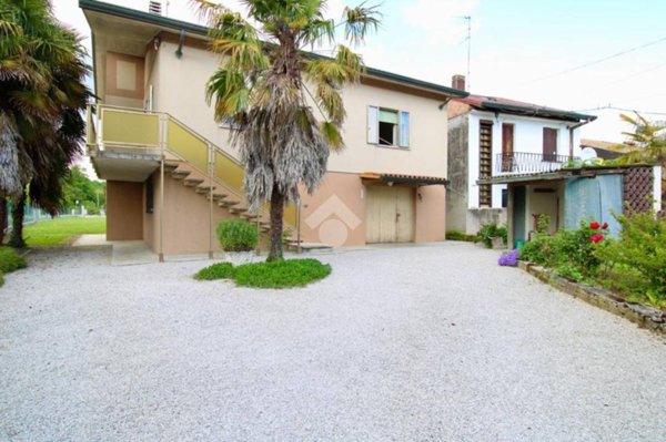 casa indipendente in vendita a Porpetto in zona Corgnolo