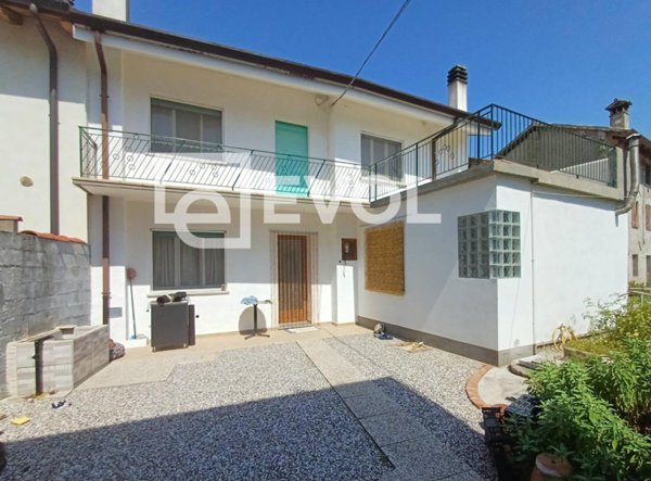 casa indipendente in vendita a Porpetto