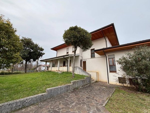 casa indipendente in vendita a Porpetto