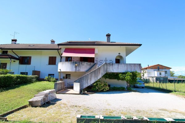 casa indipendente in vendita a Porpetto in zona Castello