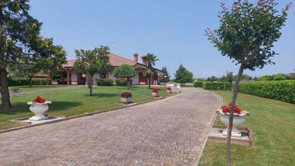 casa indipendente in vendita a Porpetto in zona Castello