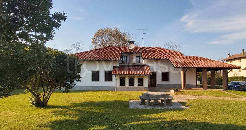 casa indipendente in vendita a Povoletto